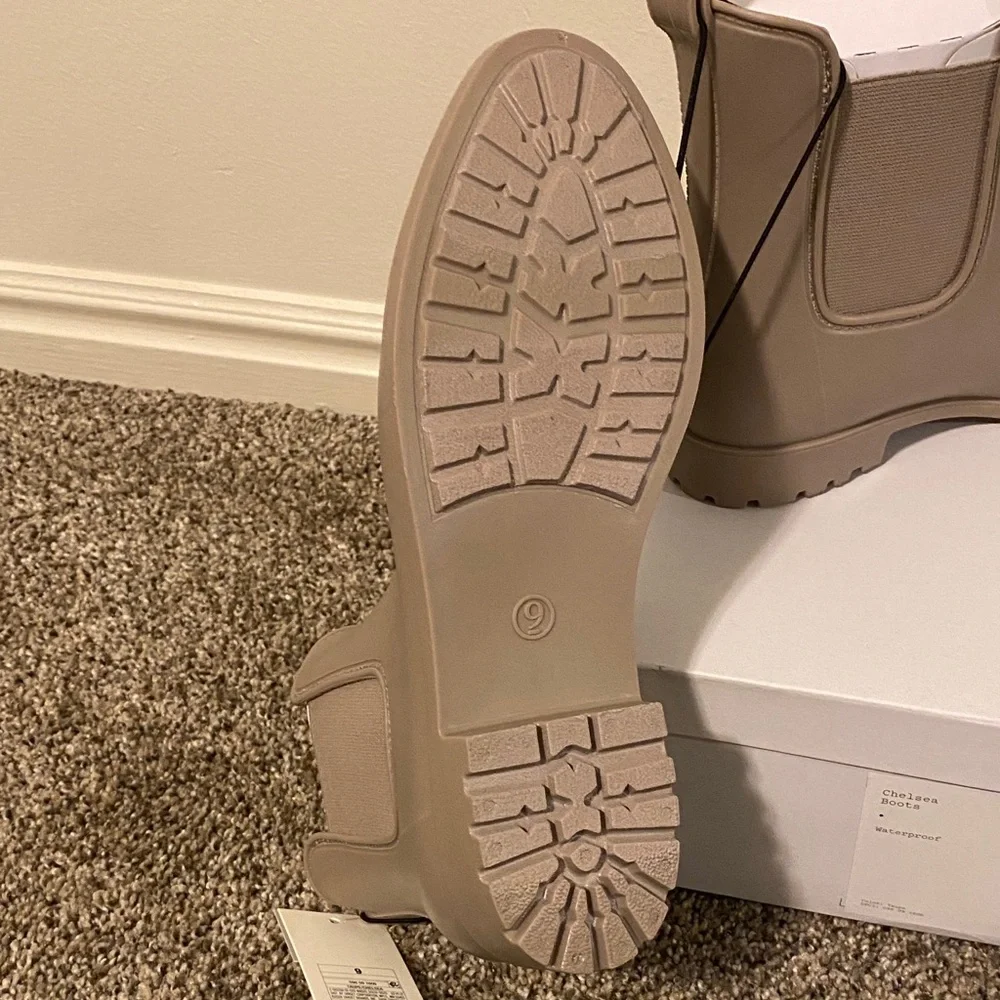 a new day Women’s Tan Chelsea Boots